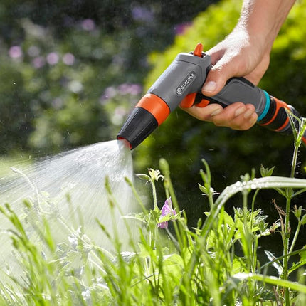 Gardena Comfort Cleaning Syringe: Water Syringe for Cleaning and Spraying, with Pulse Trigger and Permanent Lock, Frost Resistant (18303-20)