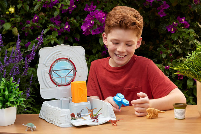 Mattel Jurassic World Distortus Rex Lab Sensory Playset with 8 Mini Figures, Model Clay and Spin & Pop Fidget Features in Fold Up Case, JKG89, 10" x 10"