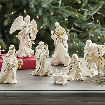 Lenox 806053 Holiday 7-Piece Mini Nativity Set, Ivory, 1.60 LB