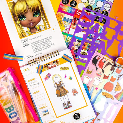 Rainbow High Rainbow Fashion Yearbook, libro de bocetos de diseño, colorea y crea looks elegantes, a partir de 6 años