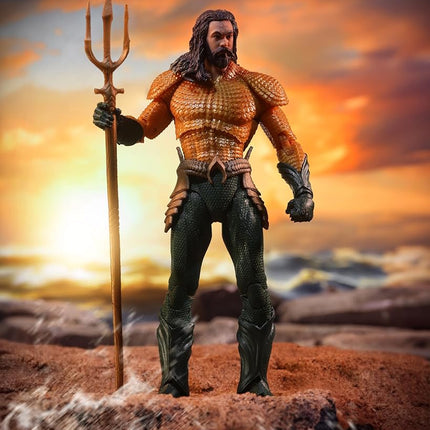 McFarlane Toys DC Multiverse Aquaman 7-Inch Action Figure - Incredibly Detailed King of Atlantis with Ultra Articulation, Trident, Extra Hands, and Collectible Art Card