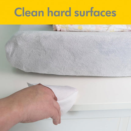 Lingettes Medela Quick Clean pour tire-lait et accessoires, 90 unités, 3 paquets de 30 unités, refermables, nettoyage pratique et hygiénique en déplacement pour les tables, les comptoirs, les chaises et plus encore