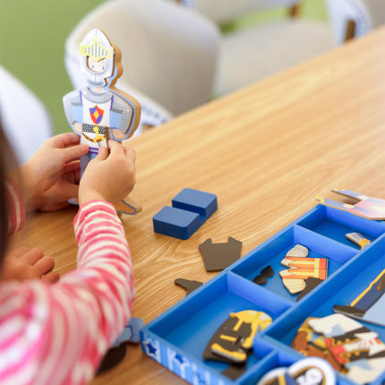 Melissa & Doug Joey - Set magnético de madera para disfrazarse y jugar (más de 25 piezas)