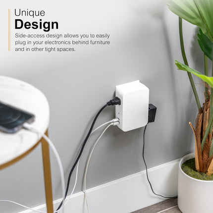 Extensor de pared de 5 tomas USB C de GE, acceso lateral, protector de sobretensión, multitoma, USB A, 3 clavijas, instalación segura, blanco, 83503
