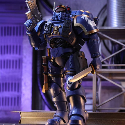 McFarlane Warhammer 40,000 Lieutenant in Phobos Armour (Ultramarines) 7in Figure Toys