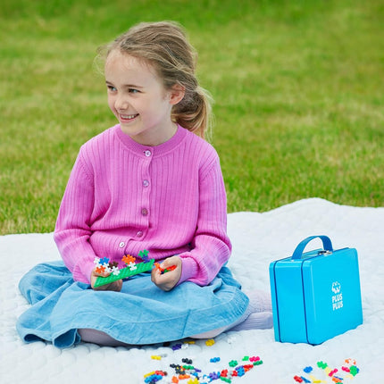 Plus Plus Building Blocks Toy and Storage Case - Includes 600 Pieces and 1 Baseplate - Kids Construction Toys, Creative Learning Resources, STEM Play for Home and Travel - Blue Metal Case Set