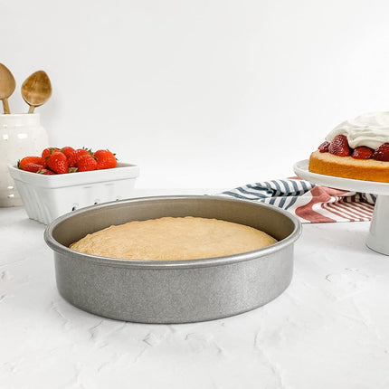 USA Pans Aluminized Steel 9-Inch Round Layer Cake Pan with Americoat