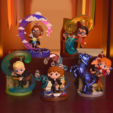 Just Play HAPPY HAUL Harry Potter™ Cliff Hangers Hover Figures Assortment, Surprise Collectible Toy Figure in Blind Box with Display Stand, 5 cm Tall, Short-Run Drop, Ages 8 and up