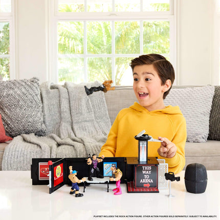 Mattel WWE Knuckle Crunchers 2-in-1 Microphone & Playset