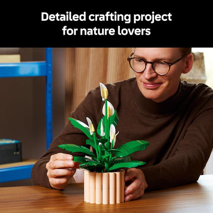 LEGO Botanicals Peace Lily - Artificial Potted Plants Set for Adults - incl. Faux White Flowers & Buds for Living Room or Bedroom Decor - DIY Gift Idea for Women - 11504