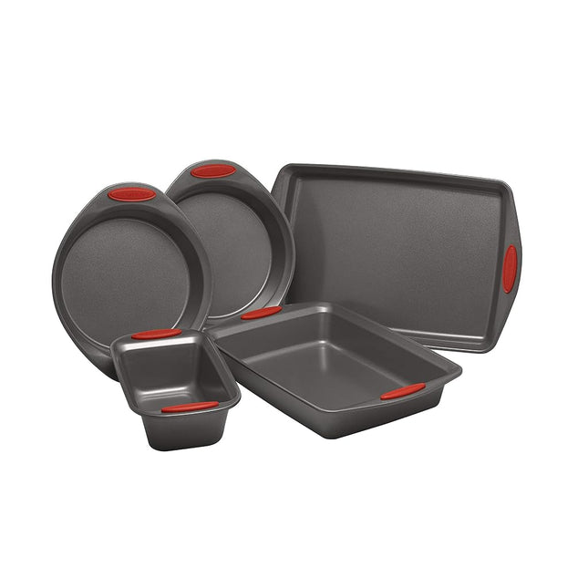 Rachael Ray - Juego de moldes para hornear antiadherentes con asas, incluye molde antiadherente para pan, molde para hornear, moldes para pasteles y bandeja para galletas/bandeja para hornear, 5 piezas, gris con asas rojas