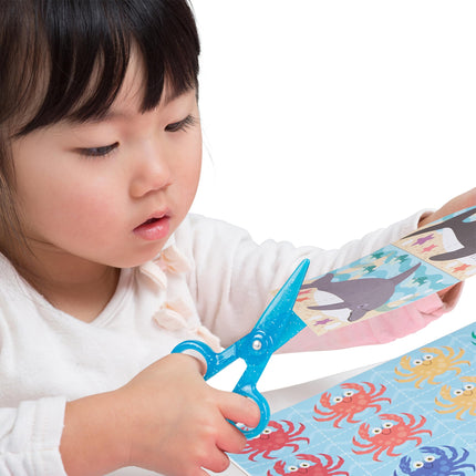 Melissa & Doug Sea life scissor skills activity book, Activities pad of mazes, puzzles, animals, Sequencing activities, Developmental Activities, Motor Skills, 4,5,6 Years, Gift for Boy or Girl