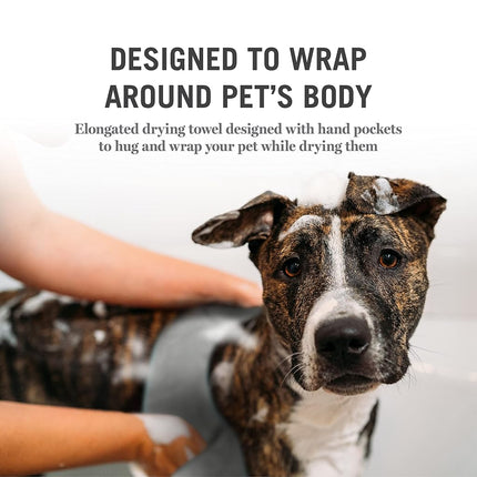 MARTHA STEWART - Serviette séchante multi-fonctions en chamois avec patte en TPR | Outil de toilettage élégant pour chiens pour le séchage et le massage | Chiffon de séchage en microfibre absorbant pour animaux de compagnie avec poches pour les mains
