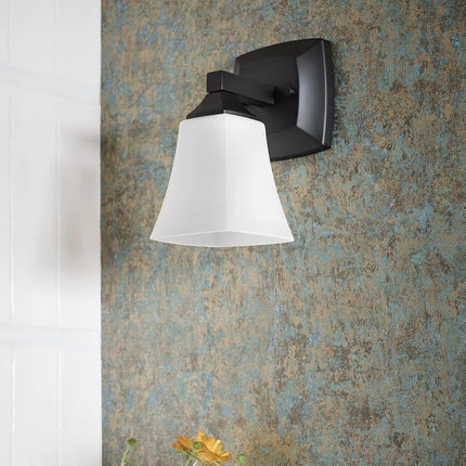 Applique de salle de bain à 1 lumière et à double montage Moen Voss Noir mat avec verre dépoli, YB5161BL