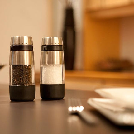 OXO Good Grips Accent Mess-Free Salt Grinder