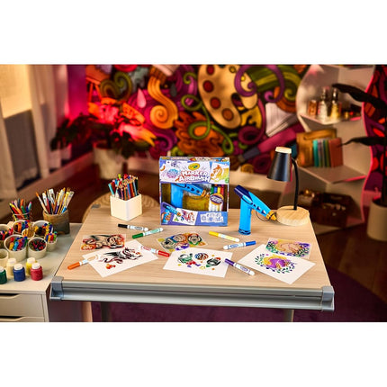 Crayola Marker Airbrush Spray Art Kit, DIY Marker Art Set for Kids, No Batteries Required, Toys for Kids, Gift for Boys & Girls, 6+