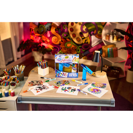 Crayola Kit Aerógrafo con Rotuladores para Niños, Set de Arte DIY con Rotuladores, No Requiere Pilas, Juguetes para Niños, Regalo para Niños y Niñas, 6+