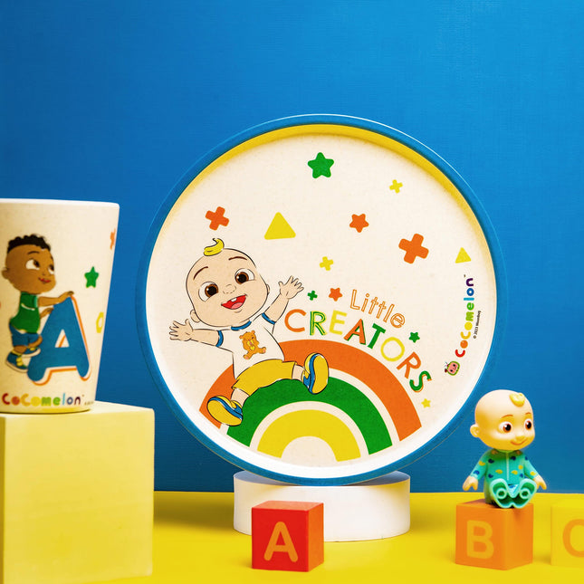 Zak Designs CoComelon Juego de vajilla infantil de 3 piezas, plato, cuenco y vaso de melamina de bambú duraderos y sostenibles, perfectos para la hora de la cena en familia (JJ, Cody, Nina)