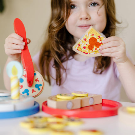 Set de pizza y pastel de cumpleaños de madera de Mickey Mouse de Disney de Melissa & Doug (Embalaje de comercio electrónico)
