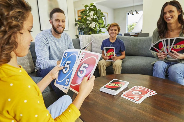 Mattel Games UNO: Classic Giant UNO, Multicolor
