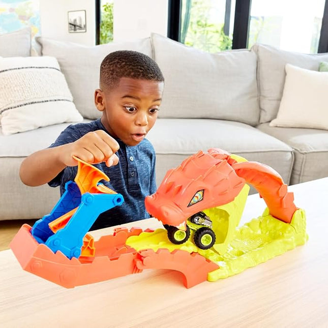 Hot Wheels Monster Trucks Snake Slam Takedown & Exclusive Bone Shaker