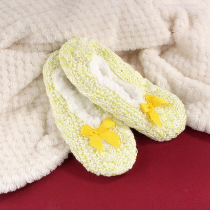 BambooMN Chaussons Doux et Chaleureux pour Adultes, Doux au Toucher, Antidérapants, Doublés, Chaussettes Pelucheuses 09 Jaune Doré, 9-10