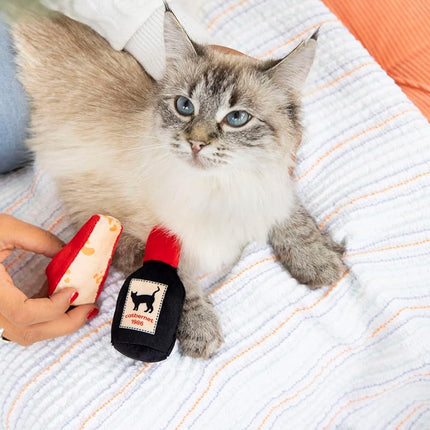 Set de 2 juguetes de queso y vino para gatos Pearhead – Juguetes de peluche con hierba gatera, arrugas y cascabel, juguetes interactivos para gatos de interior para el Día de San Valentín
