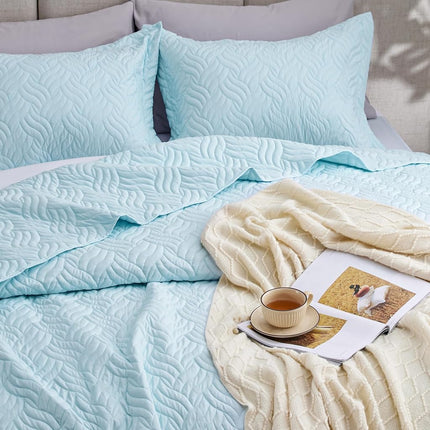 Love's cabin Twin Quilt Set Light Blue Bedspreads - Soft Bed Summer Lightweight Bedspread Comforter - Modern Style Wave Pattern Coverlet for All Season - 2 Pieces (1 Quilt, 1 Pillow Sham)