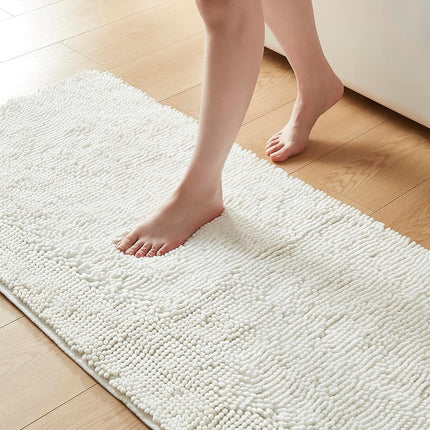Tapis de bain antidérapant, tapis de salle de bain blanc, grand tapis de couloir en chenille lavable, ultra-doux et absorbant, en microfibre à séchage rapide pour le sol de douche par Casual Living, 24 x 60 pouces, blanc