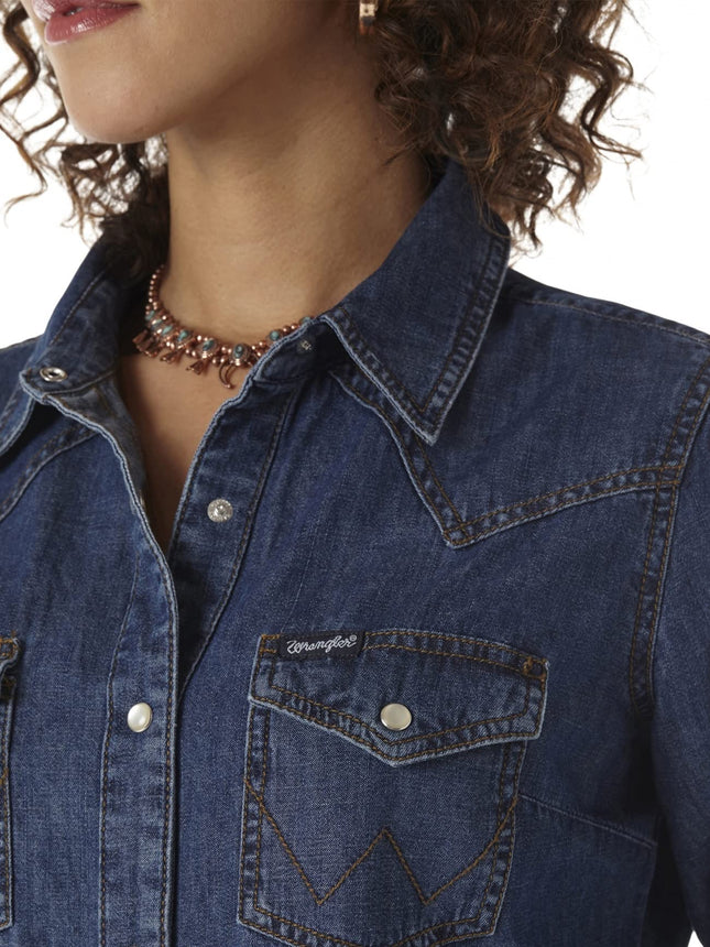 Wrangler para mujer, camisa vaquera occidental retro de manga larga con botones a presión, índigo oscuro, XXL