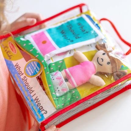 Melissa & Doug Libro de actividades de tela - ¿Qué me pongo? (Juguete de desarrollo, lavable a máquina)