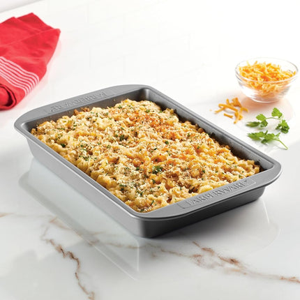 Farberware Nonstick Bakeware 9-by-13-Inch Rectangular Cake Pan