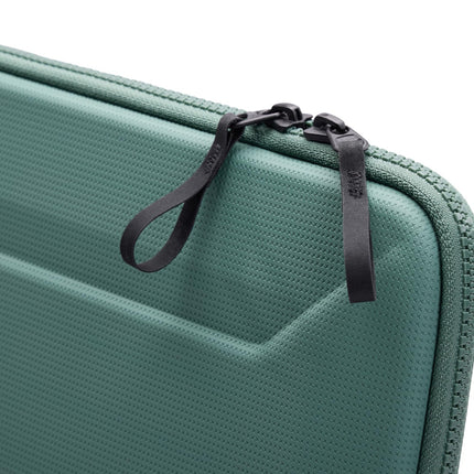 Thule MacBook 14 inch protective case - Hard outer protection - Padded interior to prevent scratches and damage - Use in case