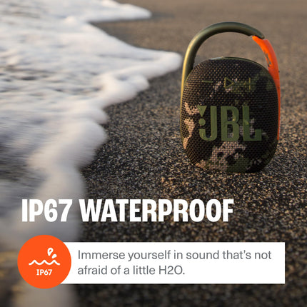 JBL Clip 4 - Mini Enceinte Bluetooth Portable, Son Puissant et Basses Incisives, Mousqueton Intégré, Étanchéité IP67 à l'eau et à la Poussière, 10 Heures d'Autonomie, Enceinte pour la Maison, l'extérieur et les Voyages - (Squad)