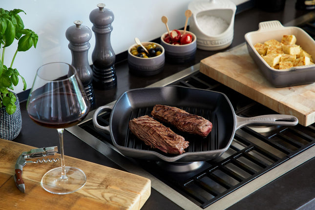 Le Creuset, Sartén Cuadrada para Parrilla Signature de Hierro Fundido Esmaltado de 26 cm, Shallot