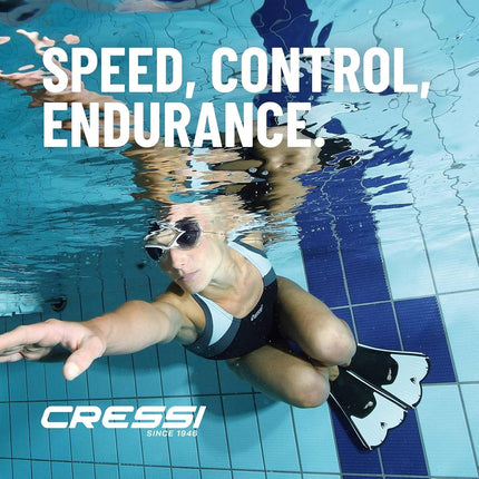 CRESSI Light Kid Fins Blue 33/34 (1/2) - Powerful Short Kid Fins for Swimming and Snorkeling, Muscle Conditioning and Physical, Lightweight, Unisex Travel Fins