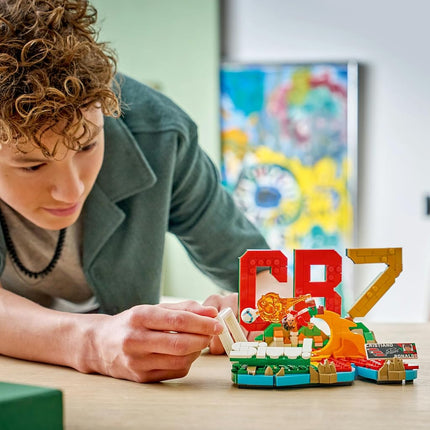 LEGO® Editions Cristiano Ronaldo – Football Highlights 43012 Building Set - Football Decor with Collectable Plaque - Sports Treat Idea for Boys, Girls and Kids - Merch with LEGO Minifigure