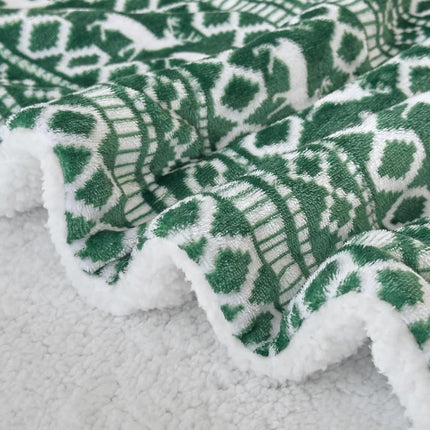 Elegant Comfort Reversible and Ultra-Plush Flannel Fleece-Winter Christmas Sherpa Throw- Lightweight Soft and Cozy-Holiday Decorative Throw, Perfect for Lounging, 50 x 60 inches, Emerald Green Deer