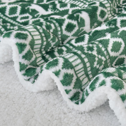 Elegant Comfort Reversible and Ultra-Plush Flannel Fleece-Winter Christmas Sherpa Throw- Lightweight Soft and Cozy-Holiday Decorative Throw, Perfect for Lounging, 50 x 60 inches, Emerald Green Deer