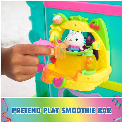 Gabby’s Dollhouse, Cakey’s Fruit Smoothie Balcony Playset, 8-Pcs with Toy Figures, Doll’s House Accessories and Sensory Play, Kids’ Toys for Girls and Boys 3+