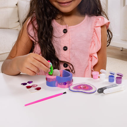 Melissa & Doug Kit de manualidades para decorar tu propia caja de madera con forma de corazón
