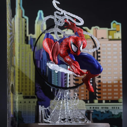 McFarlane Marvel Spider-Man 1:6th Scale Posed Figure with Scene & Comic (Based on The Amazing Spider-Man #301) Toys