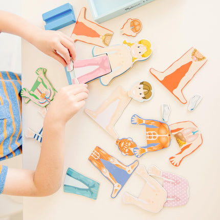Melissa & Doug Juego de cuerpo humano magnético: juguetes clásicos - sets magnéticos de ropa y disfraces