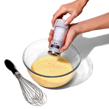 Nuevo molinillo de sal OXO Good Grips Contoured Mess-Free