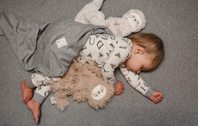 Burt's Bees Baby Set of 2 Bee Essentials 1 Ply Blankets - 100% Organic Cotton, 1 Solid + 1 Honeybee Print, Heather Grey