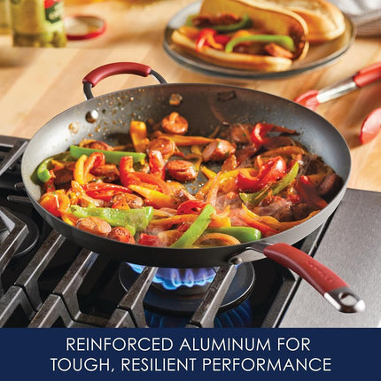 Sartén antiadherente Rachael Ray Cucina de aluminio anodizado de 14 pulgadas con mango auxiliar, gris con mangos rojo arándano