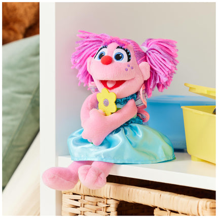 GUND Niños Plaza Sésamo Peluche ABBY CADABBY Con Flores