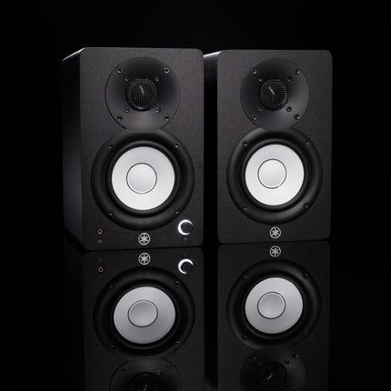 Yamaha HS4 Powered Studio Monitor in Black, Pair (HS4 B)