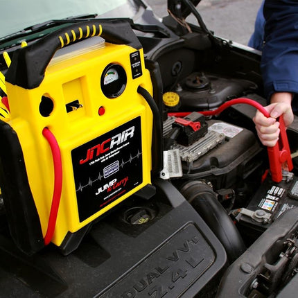 Clore Automotive Jump-N-Carry JNCAIR 1700-Amp 12-Volt Jump Starter with Power Source and Air Compressor