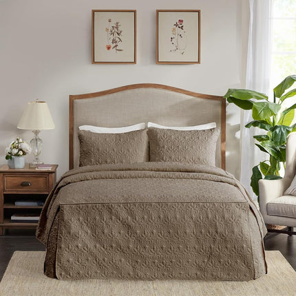Madison Park Quebec Split Corner Quilted Bedspread